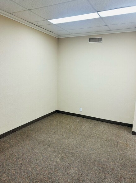 More Photos Of 102 N Shiloh Rd, Garland Office For Lease