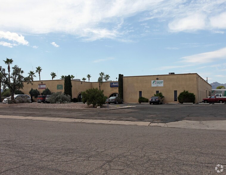 More Photos Of 2425 N Huachuca Dr, Tucson Manufacturing For Lease