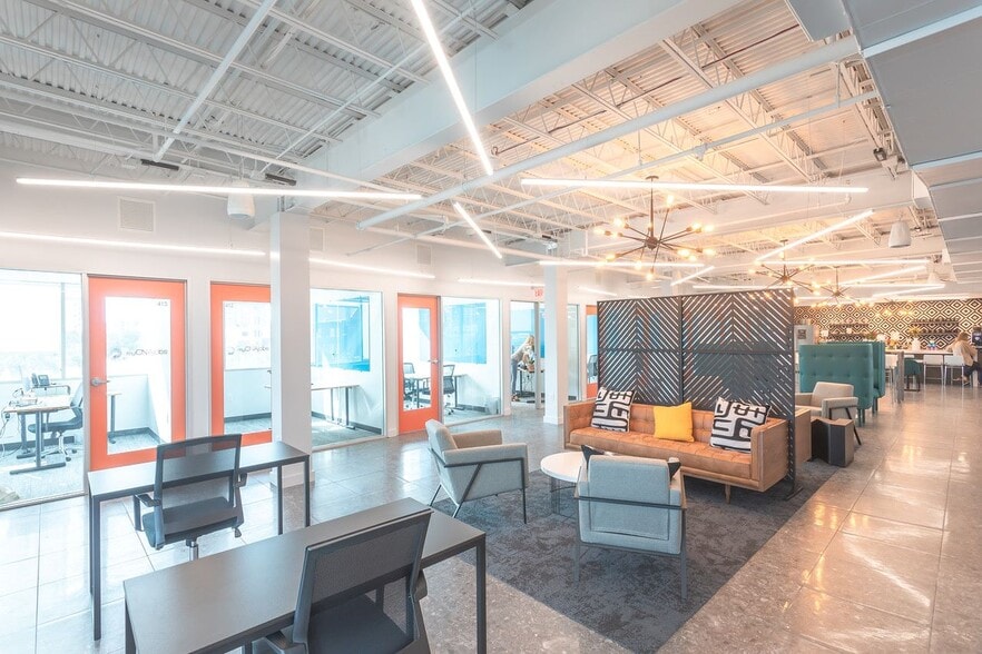 More Photos Of 333 3rd Ave N, Saint Petersburg Coworking Space