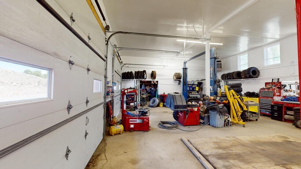 More Photos Of 809 N State Highway 149, Lake City Convenience Store For Sale