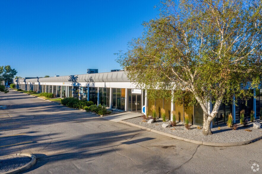 More Photos Of 5901-5923 3rd St SE, Calgary Light Distribution For Lease