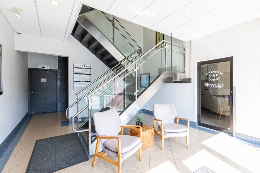 More Photos Of 405 Grove St, Worcester Medical For Lease