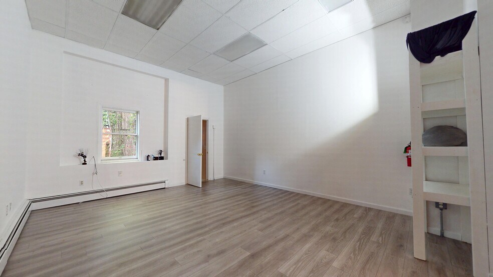 More Photos Of 42 W Main St, Riverhead Storefront Retail Office For Lease