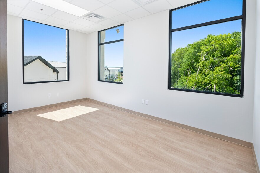 More Photos Of 8195 Custer Rd, Frisco Office Residential For Sale