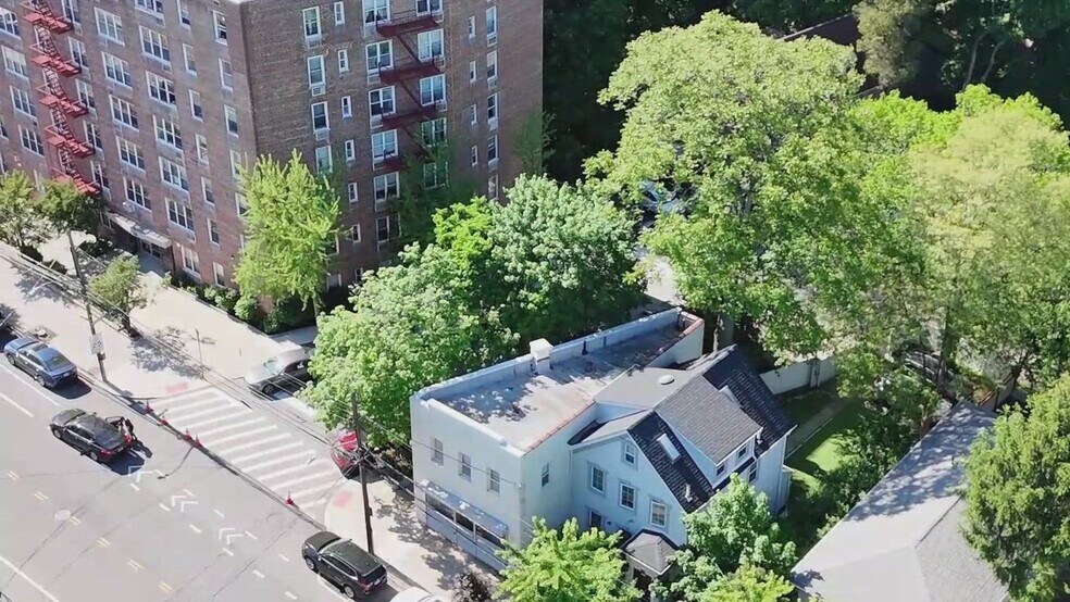 Primary Photo Of 5731 Mosholu Ave, Bronx Freestanding For Sale