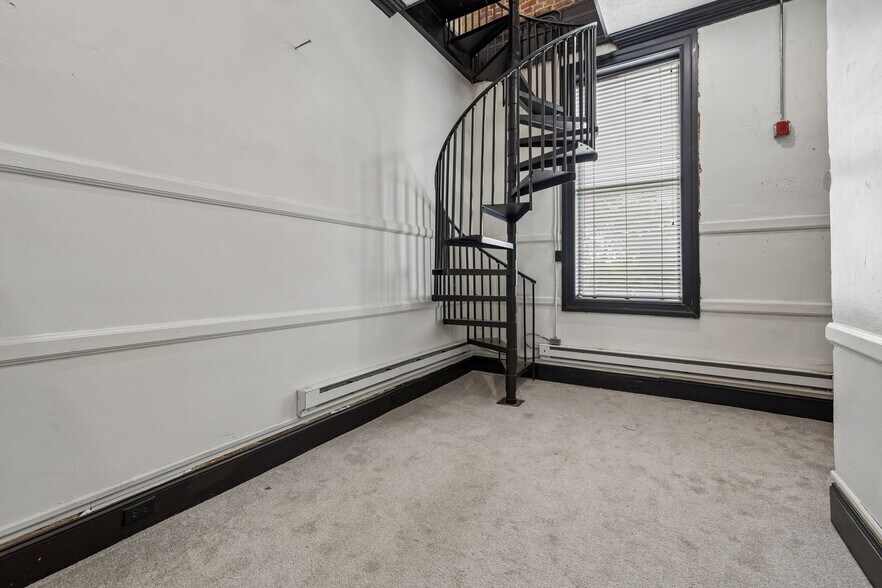 More Photos Of 217 E Deadrick St, Jackson Apartments For Sale