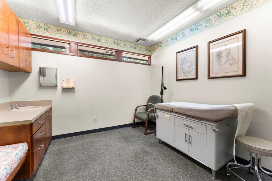 More Photos Of 4150 Nelson Rd, Lake Charles Healthcare For Lease