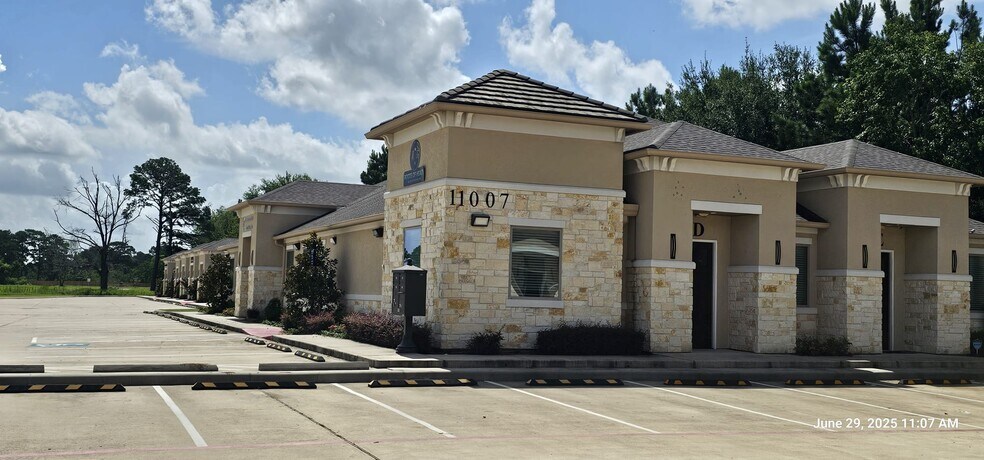 More Photos Of 11007 Northpointe Blvd, Tomball Medical For Sale