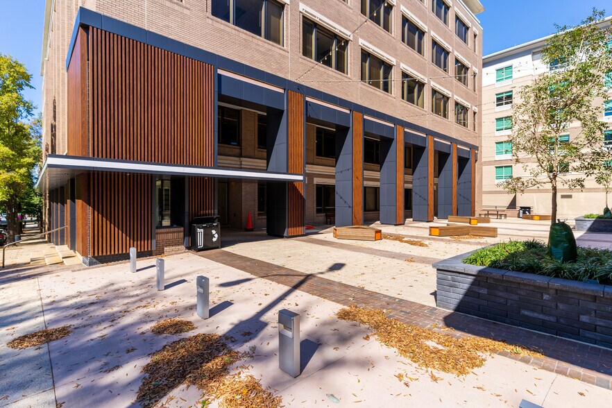 More Photos Of 101 W Ponce De Leon Ave, Decatur Unknown For Lease