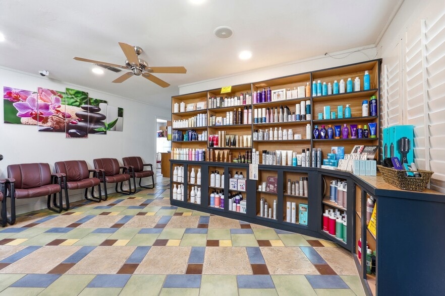 More Photos Of 3683 Crown Point Rd, Jacksonville Storefront Retail Office For Sale