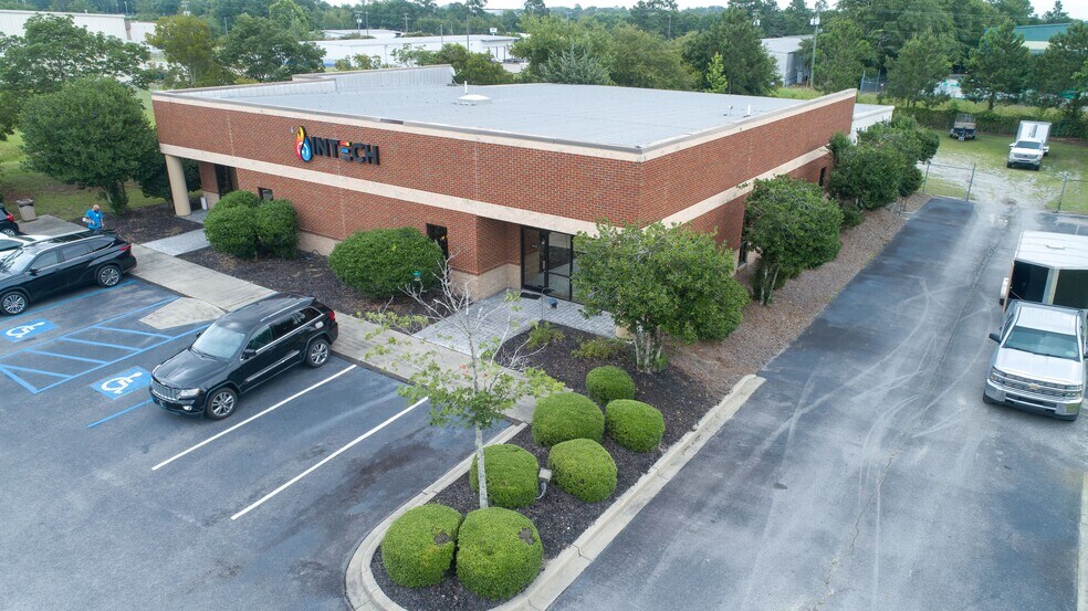 More Photos Of 475 Industrial Dr, Lexington Showroom For Sale
