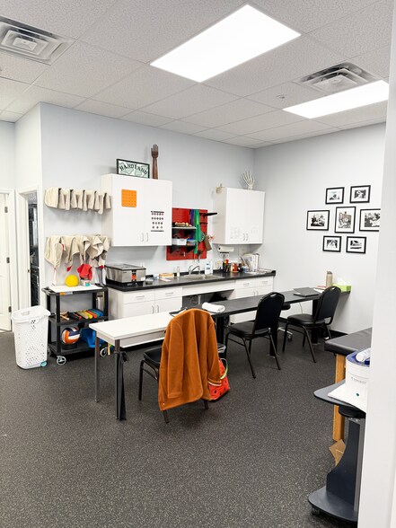 More Photos Of 8001-8025 Mackenzie Rd, Saint Louis Unknown For Lease