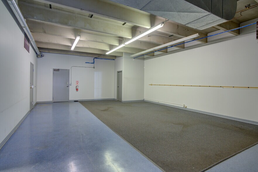 More Photos Of 675 Elkton Dr, Colorado Springs Distribution For Lease
