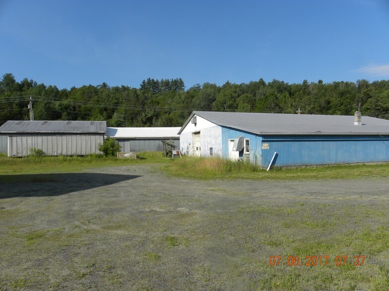 More Photos Of 303 Willoughby Ave, Orleans Freestanding For Sale