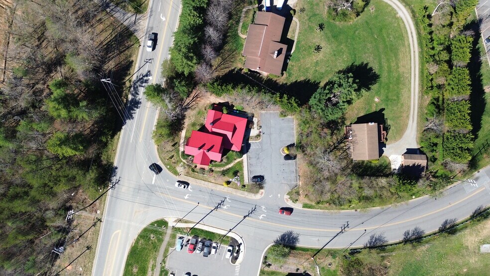 More Photos Of 4 Northcrest Dr, Weaverville Office For Sale