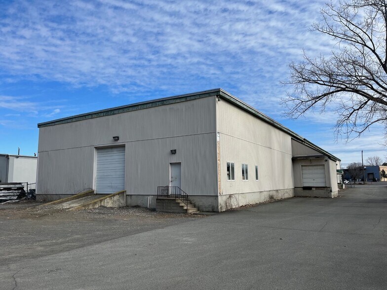 More Photos Of 64 Railroad Ave, Albany Warehouse For Sale