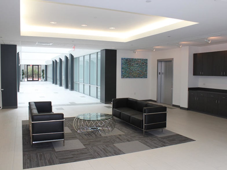 More Photos Of 2828 Technology Forest Blvd, The Woodlands Flex For Lease