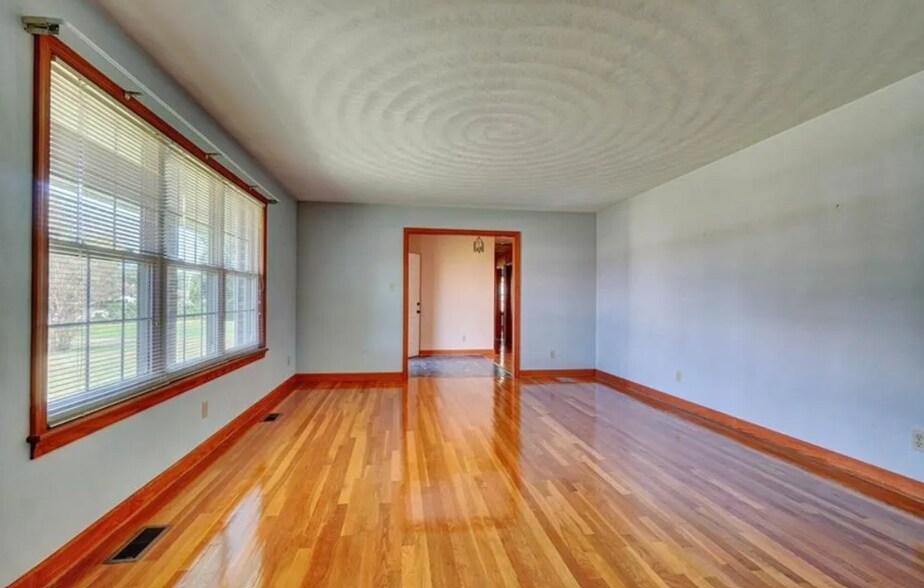 More Photos Of 4530 Shoulders Hill Rd, Suffolk Medical For Sale