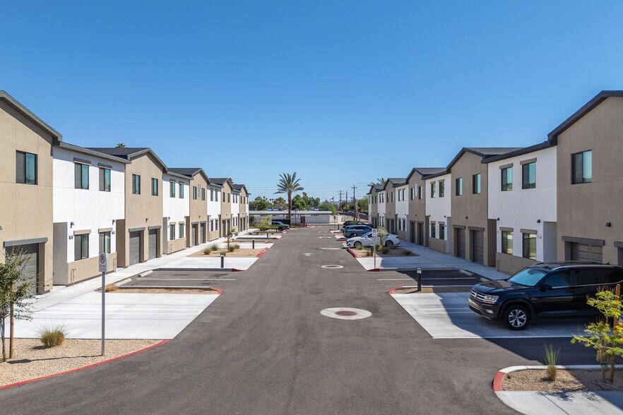 More Photos Of 8246 N 61st Ave, Glendale Apartments For Sale