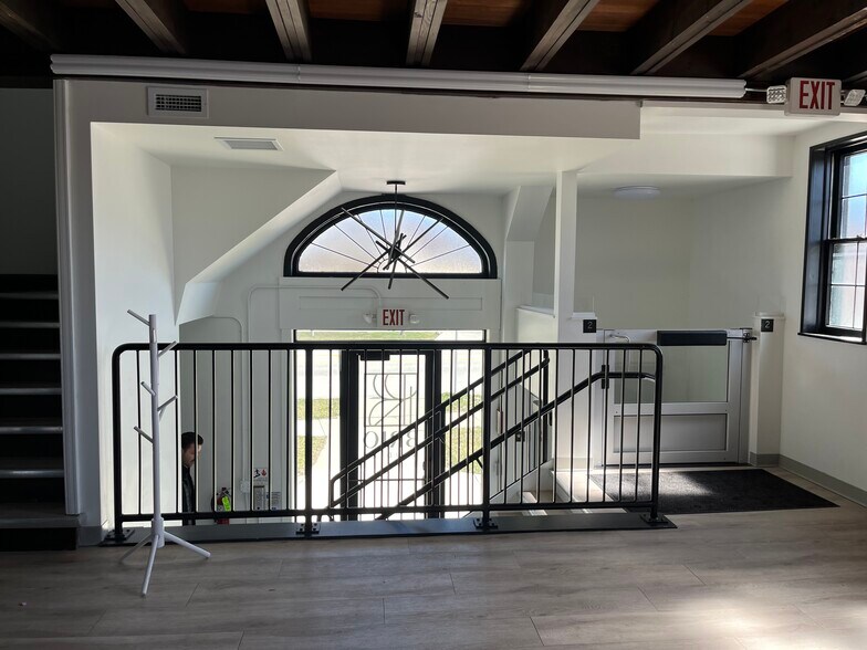 More Photos Of 4121 N Wilson Dr, Milwaukee Lodge Meeting Hall For Sale