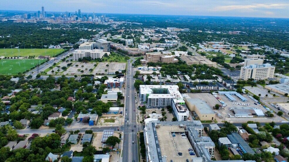 More Photos Of 900 W North Loop Blvd, Austin Loft Creative Space For Sale