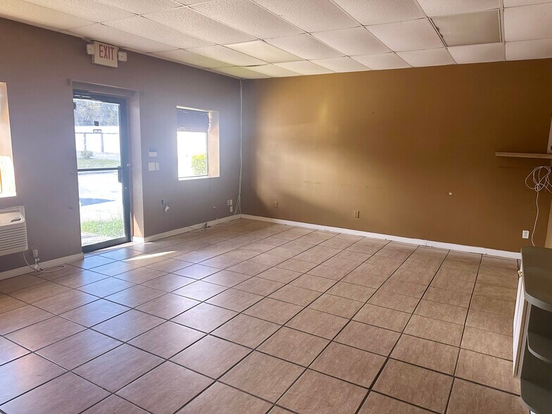 More Photos Of 1424 N Gulf Ave, Crystal River Self Storage For Lease