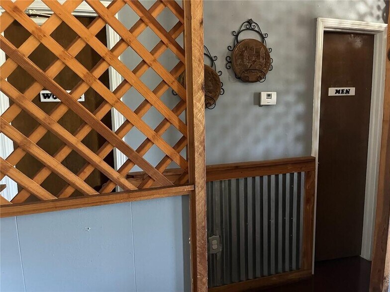 More Photos Of 20674 S Highway 59, Evansville Restaurant For Sale