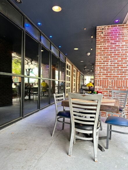 More Photos Of 200 1st Ave S, Saint Petersburg Restaurant For Sale