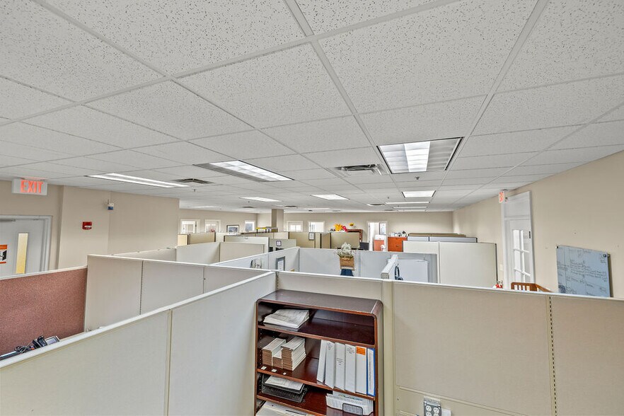 More Photos Of 1555 Indian River Blvd, Vero Beach Medical For Lease