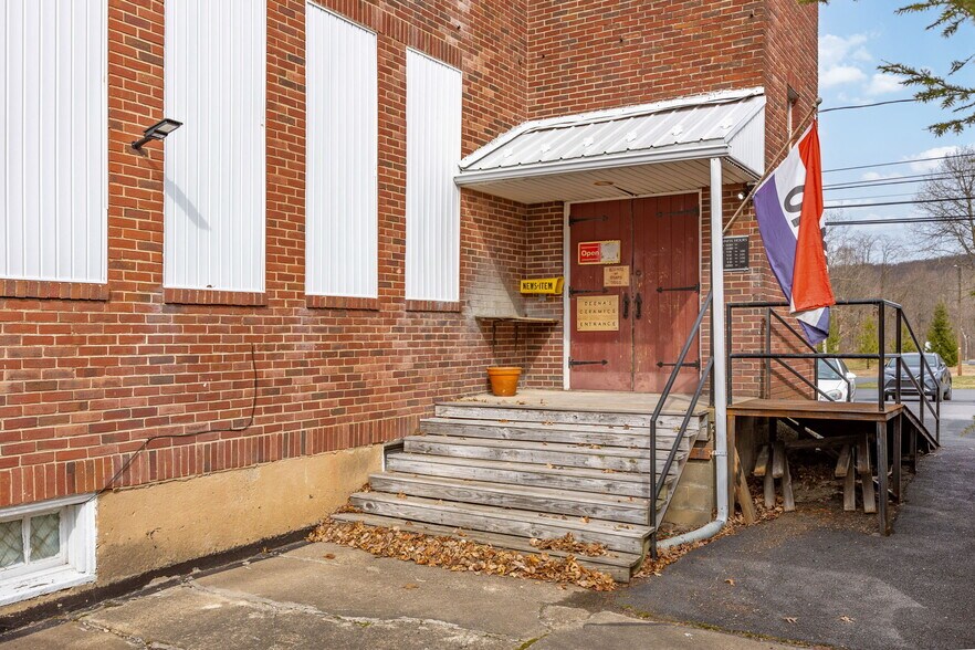 More Photos Of 1160 Chestnut St, Kulpmont Freestanding For Sale