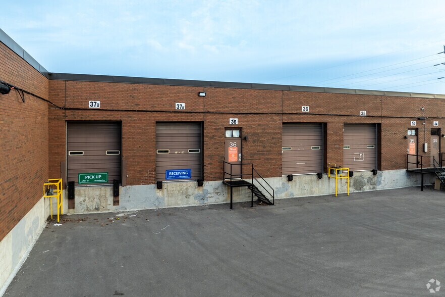 More Photos Of 270, 300, 330 Esna Park Dr, Markham Service For Sale