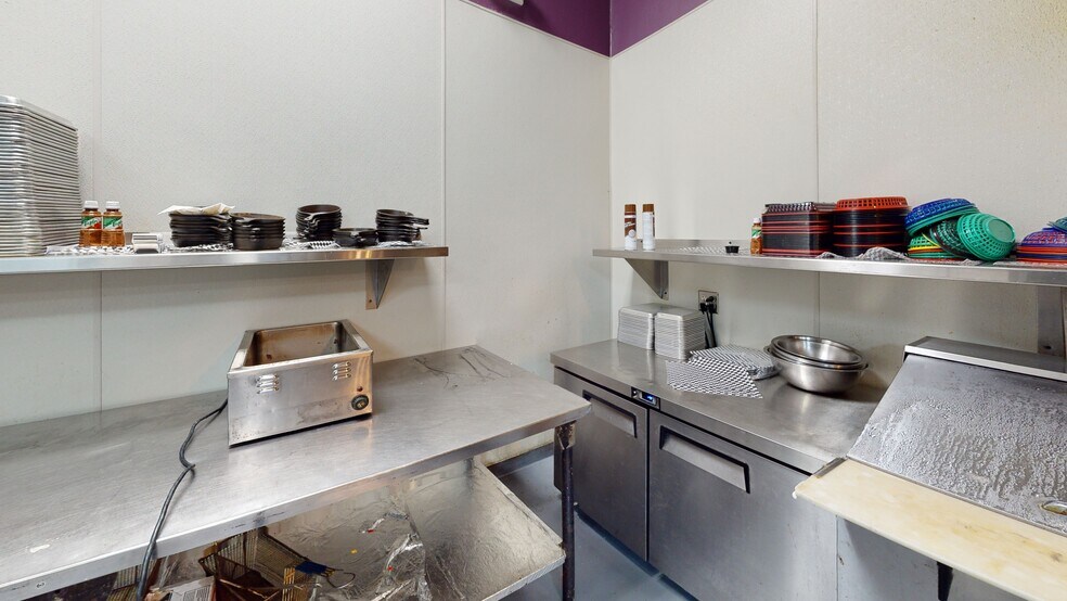 More Photos Of 117 12th St, Columbus Restaurant For Lease