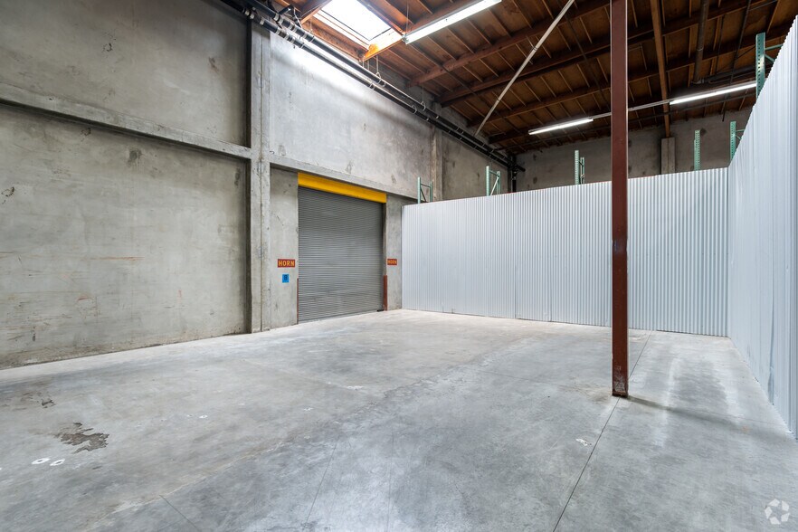 More Photos Of 4901-4911 Central Ave, Richmond Showroom For Lease