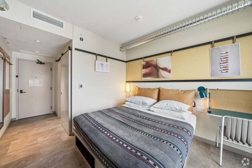 More Photos Of 2225 Telegraph Ave, Oakland Hotel For Sale