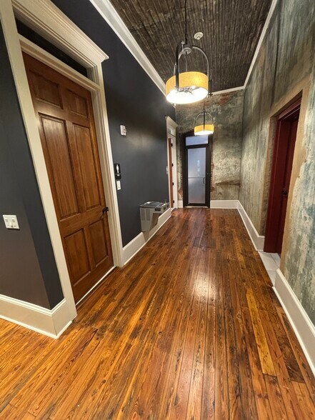 More Photos Of 18 E Candler St, Winder Office For Lease
