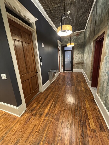 More Photos Of 60 N Jackson St, Winder Office For Lease