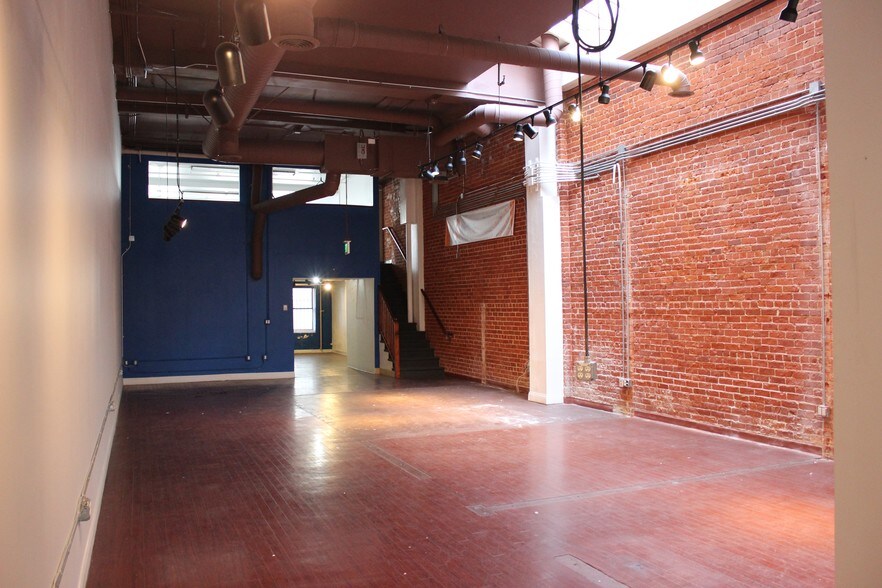 More Photos Of 200-208 N Broadway, Santa Ana Storefront Retail Office For Lease