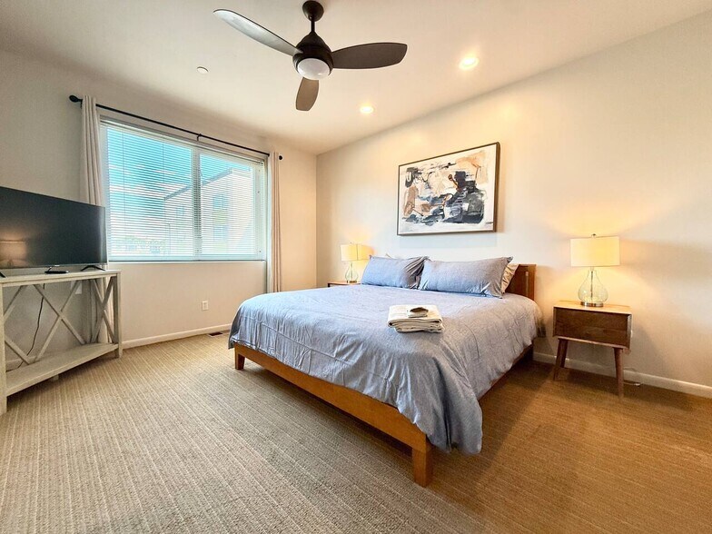 More Photos Of 960 E Hampden Ave, Englewood Storefront Retail Residential For Sale