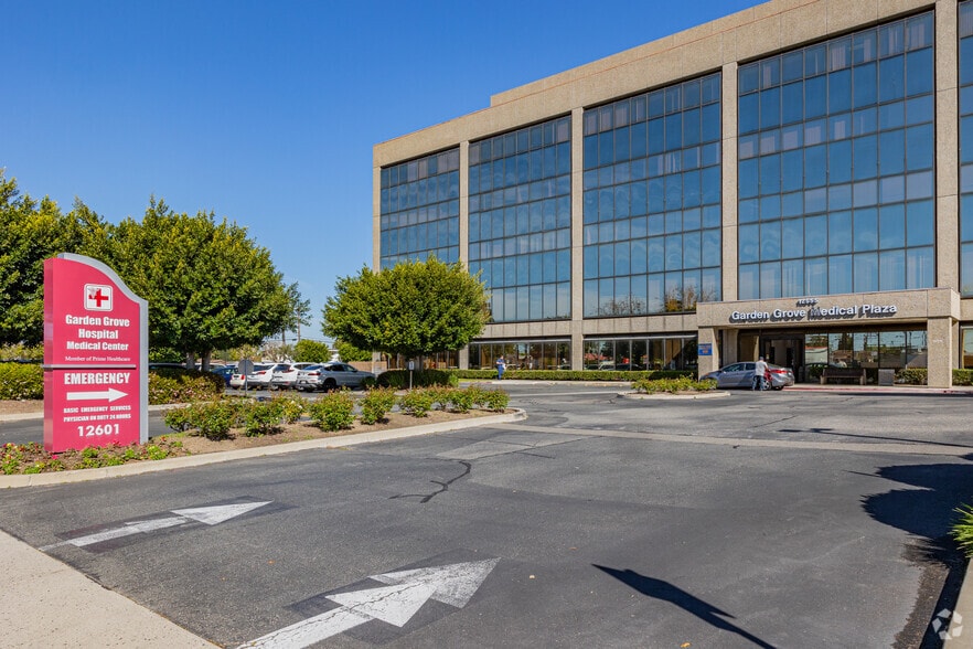 More Photos Of 12555 Garden Grove Blvd, Garden Grove Medical For Lease