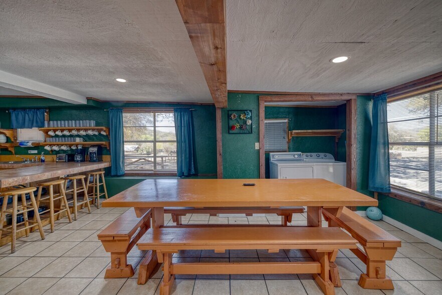 More Photos Of 49 Encino Dr, Concan Convenience Store For Sale