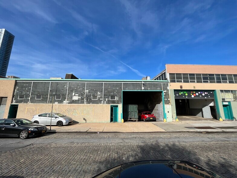 More Photos Of 5-46 46th Ave, Long Island City Warehouse For Lease