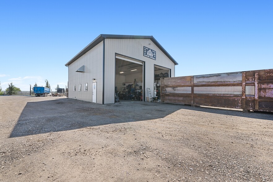 More Photos Of 81 Barstow St, Carseland Auto Repair For Sale