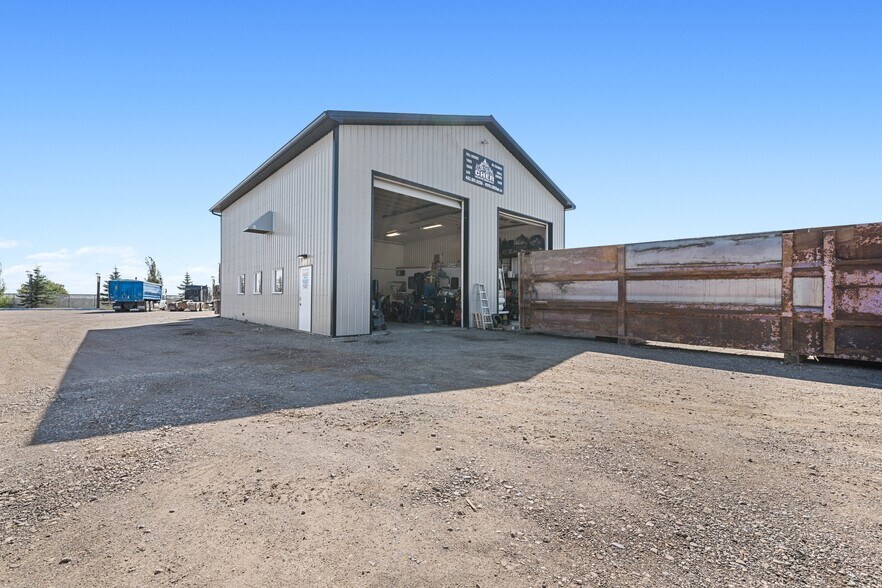 More Photos Of 81 Barstow St, Carseland Auto Repair For Sale