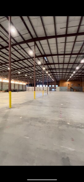 More Photos Of 3720 NE 33rd St, Ocala Warehouse For Sale