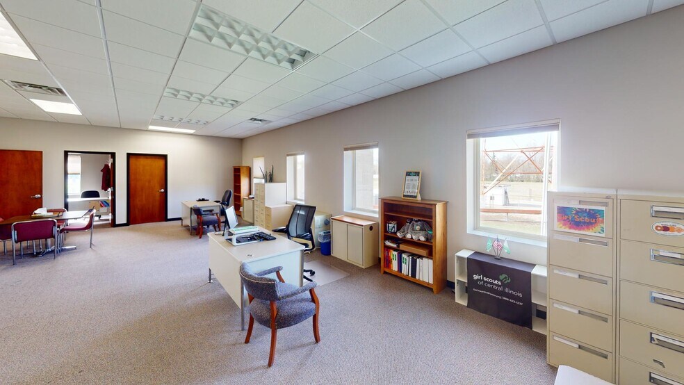 More Photos Of 1170 E Pershing Rd, Decatur Office For Sale