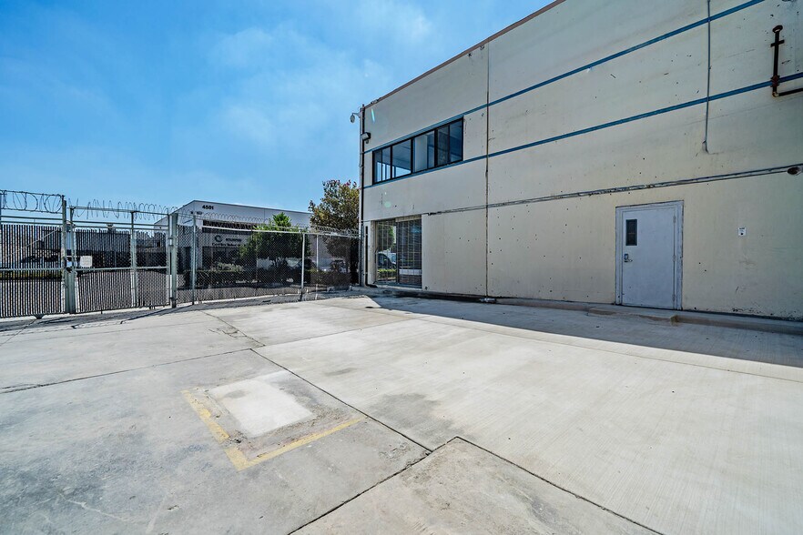 More Photos Of 4569 Firestone Blvd, South Gate Refrigeration Cold Storage For Sale