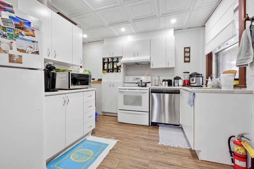 More Photos Of 1031 Carling Av, Ottawa Apartments For Sale