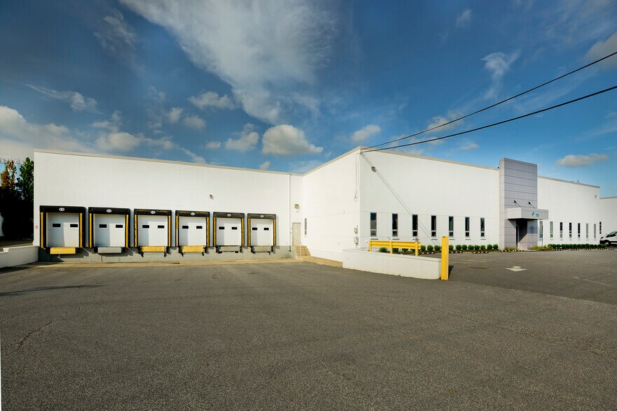 More Photos Of 525 Dell Rd, Carlstadt Unknown For Lease