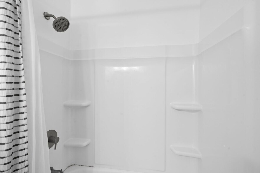 More Photos Of 146-148 E State St, Ithaca Storefront Retail Residential For Sale