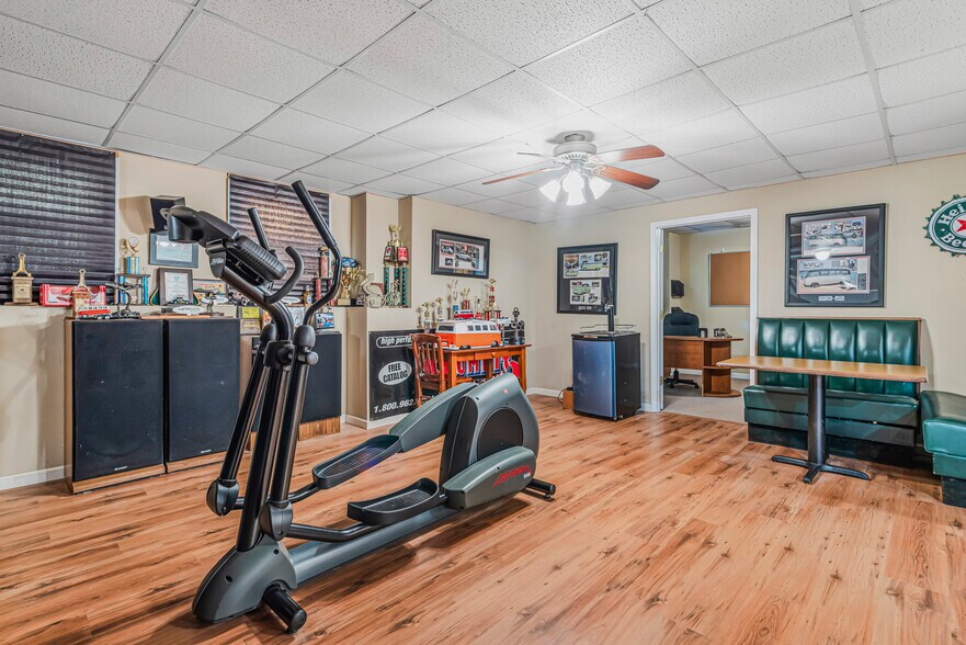 More Photos Of 170 St Gabriel Way, Fayetteville Light Manufacturing For Sale
